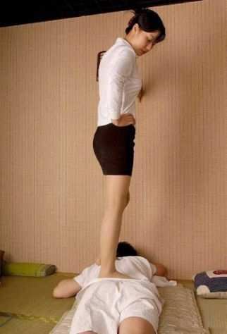 MASSAGGIATRICI...ZONA OSTIENSE PIRAMIDE ..MASSAGGIO COCCOLARE