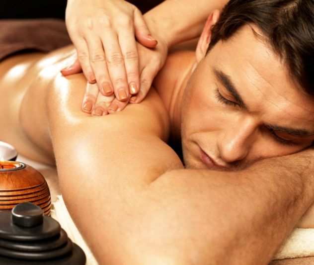 Massaggio olistico rilassante benessere antistress