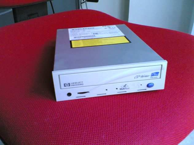 Masterizzatore HP modello CD Writer Plus 9100 series