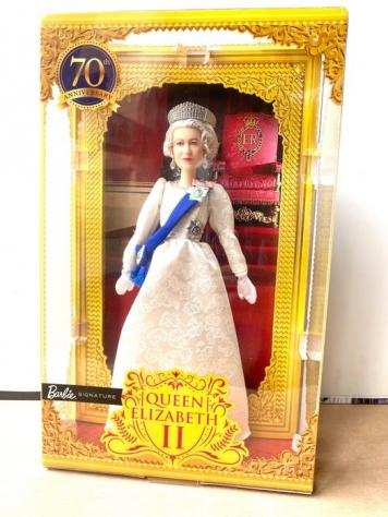 Mattel - Barbie signature Queen Elizabeth II platinum jubilee doll 70bull anniversario Barbie signature Queen Elizabeth II platinum jubilee doll 70bull anni