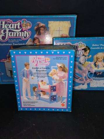 Mattel - Statuetta - 3x Heart Family bambole - Plastica