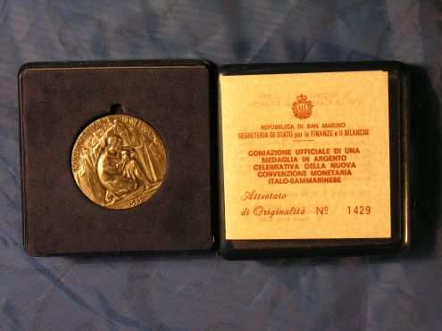 MEDAGLIA D ARGENTO REPUBBLICA SAN MARINO 1982