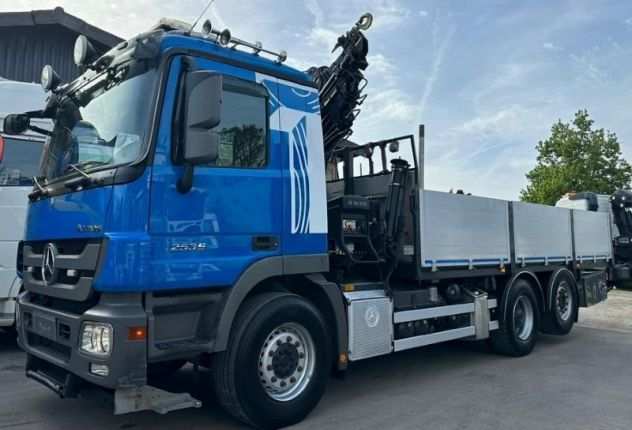 MERCEDES 2536 CON GRU HIAB, EURO 5 , KM 307.000