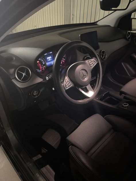 MERCEDES-BENZ B180 TECH AUTO SPORT