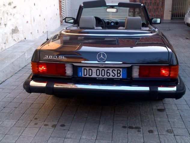 Mercedes-Benz SL 380