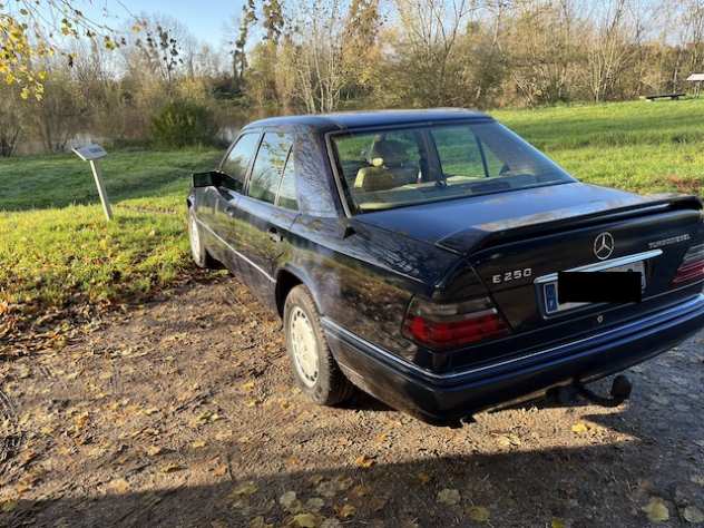 Mercedes w124 250 turbo diesel