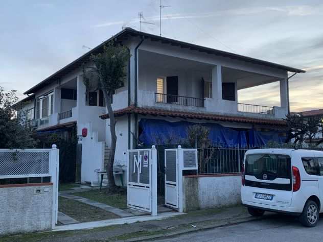 Mese di Giugno Villetta con giardino indipendente a Lido degli Scacchi -1185-