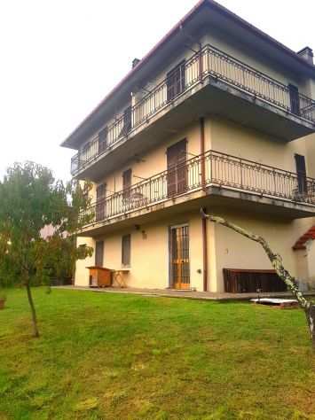 MI 1203- IN ESCLUSIVA-Villa trifamigliare per famiglia numerosa eo B ampB