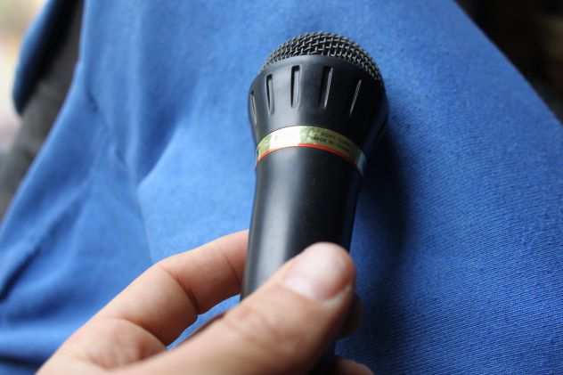 Microfono con filo lungo SONY F V-5 da Karaoke usato funzionante ottimo