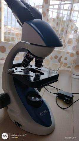 Microscopio binoculare 13102011