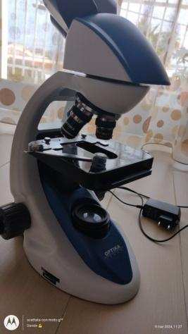 Microscopio binoculare 13102011