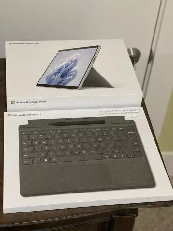 Microsoft Surface Pro 9 i7 13quot  Extras