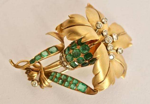 Milano, punzoni del fascio 1934-1944 - 18 carati Oro giallo - Spilla Smeraldo - Diamanti