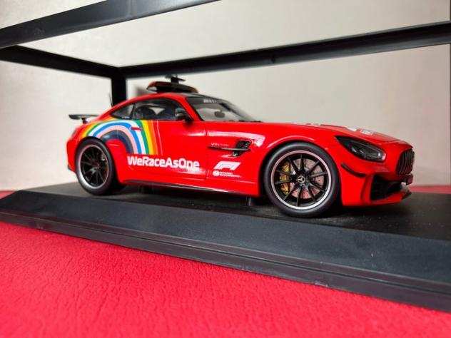 Minichamps - 118 - Mercedes -AMG GTR - Safety Car Formula 120 - Mugello GP 2020  1.000 GP for Ferrari