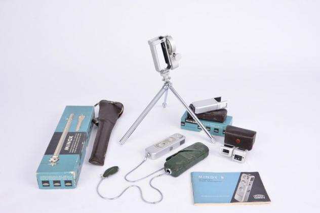 Minox modello B con accessori Fotocamera analogica