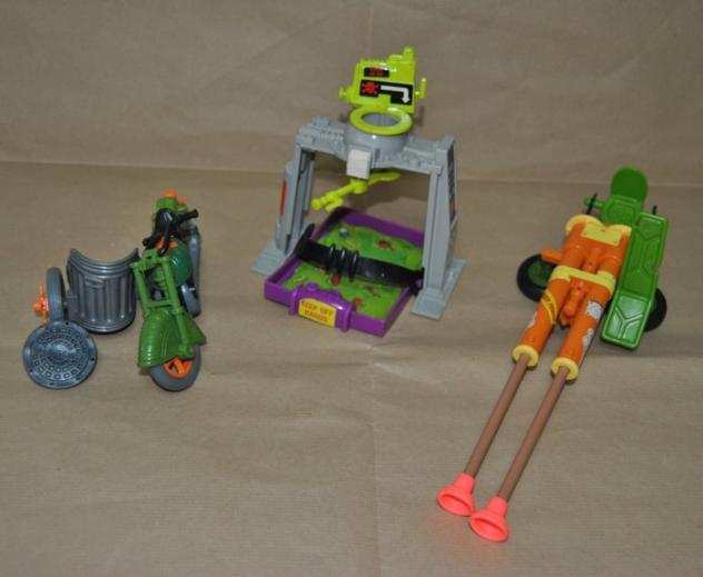 Mirage Studios Playmates Toys - Action figure Teenage Mutant Ninja Turtles TMNT Turtlecycle, Flushomatic, Double Barreled Plunger Gun, Cheapskate -