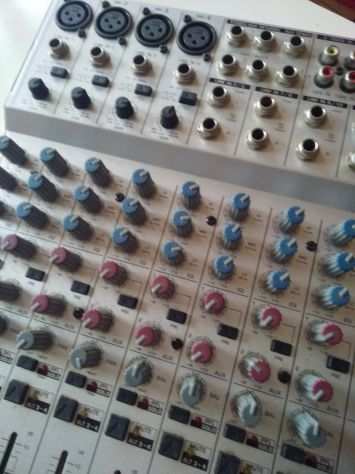 mixer Behringer Eurotrack 1604A