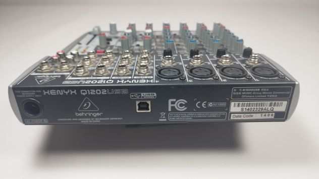 Mixer Behringer Q1202 USB