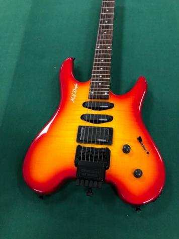 M.J.Douglas - SHS 11 custom orangeburst  T-REX - Tonebug Totenschlager Distorsore - Chitarra elettrica