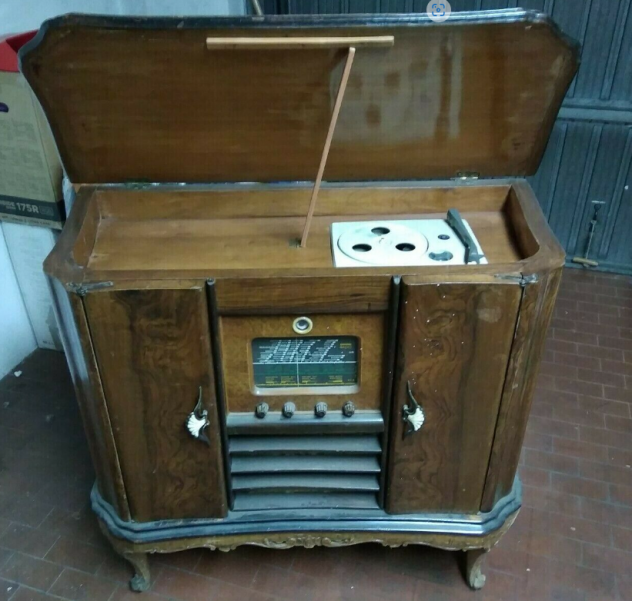 Mobile radio giradischi stile chippendale 1960