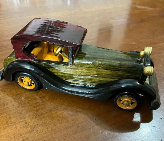 Modellino auto legno