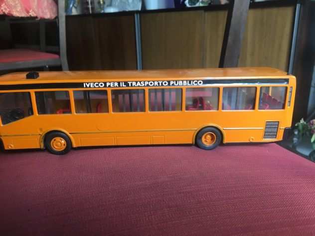 Modellino Bus Effeuno Iveco