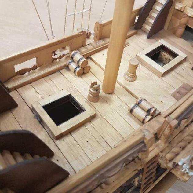 Modellino nave in legno veliero fatto a mano con luci interne