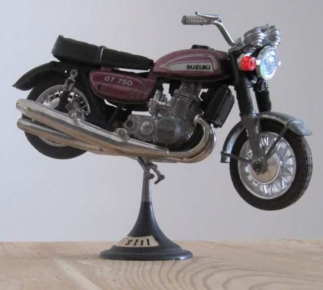 Modellino Suzuki GT 750, Polistil