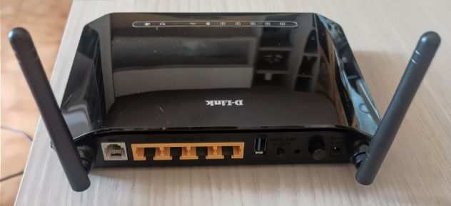 Modem Router D-Link DSL-2750B - ADSL2  Wireless N, per connessione a fibra ecc.