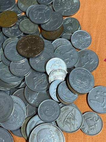Mondo. Lotto di monete (1193 gr.)