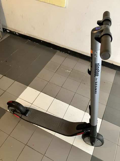 Monopattino elettrico Nineboot Segway ES2