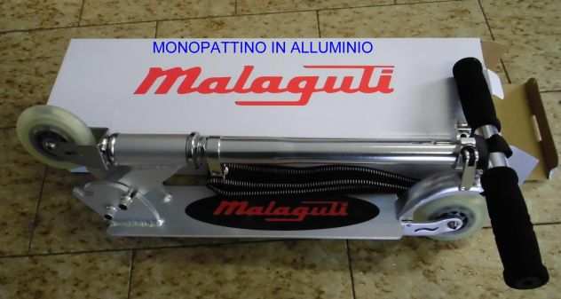 monopattino in alluminio ripiegabile malaguti