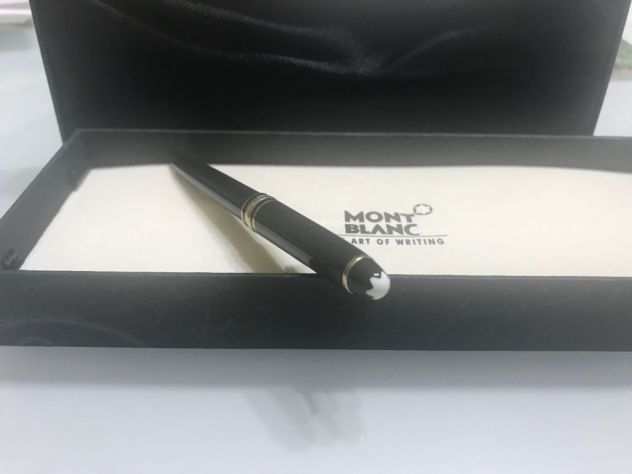 Montblanc con finiture in oro