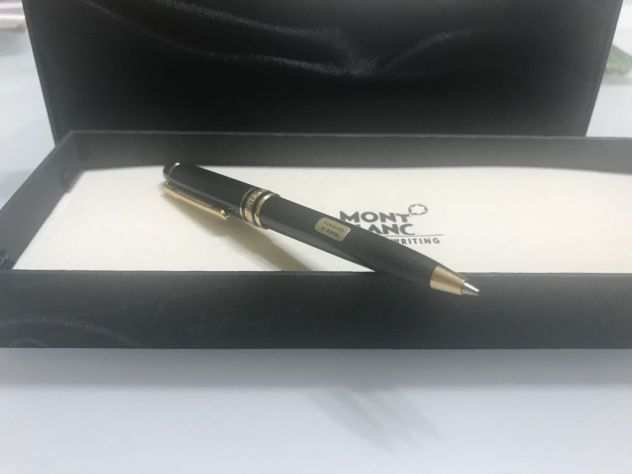 Montblanc con finiture in oro