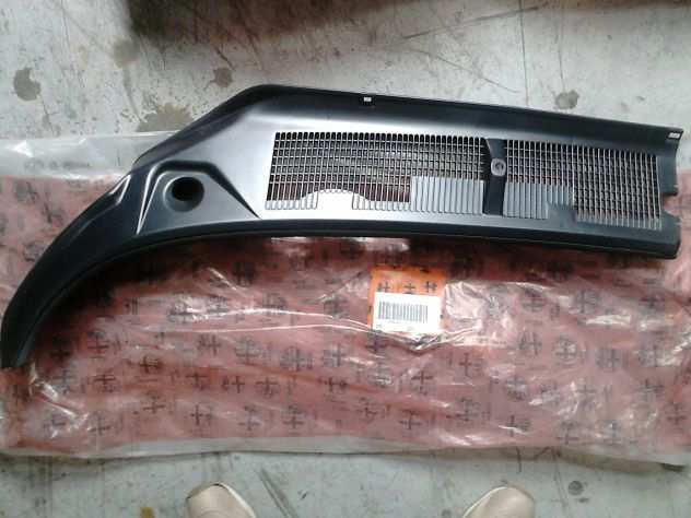 MOSTRINA GRIGLIA SOTTO PARABREZZA SINISTRA ALFA ROMEO 155 60582122