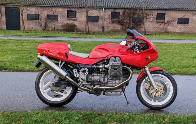 Moto Guzzi 1000 Daytona 8V  RED