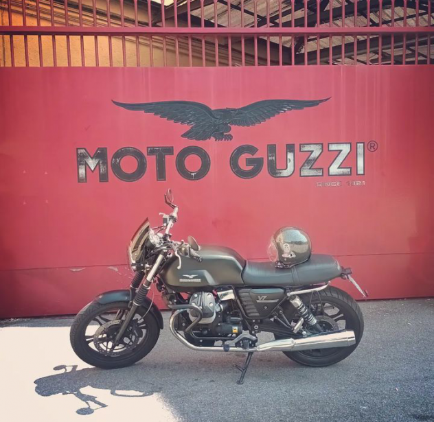 Moto Guzzi v7 Stone