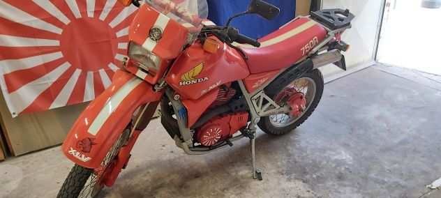 MOTO HONDA XLV 750