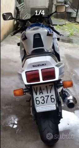Moto Suzuki GSXR 750