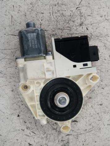 MOTORINO ALZACRISTALLO PORTA ANT. DX. USATO DAL 2020 FIAT 500X (2018) 71777185 243666