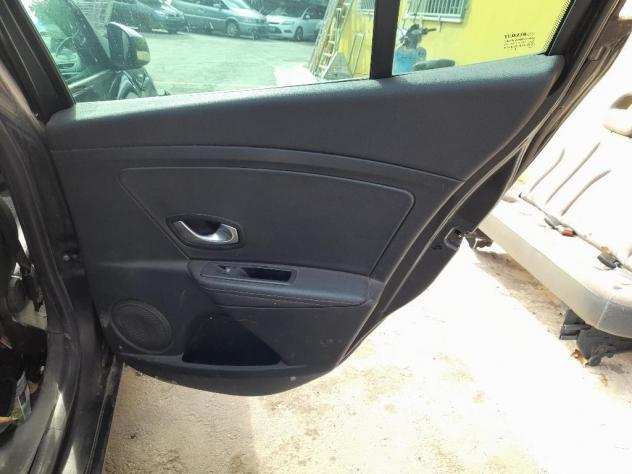 MOTORINO ALZACRISTALLO PORTA POST. DX. RENAULT MEacuteGANE laquoIIIraquo (2009)