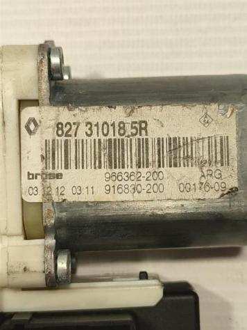 MOTORINO ALZAVETRO POSTERIORE SINISTRO RENAULT Megane III 827310185R 910836-200 (0816)