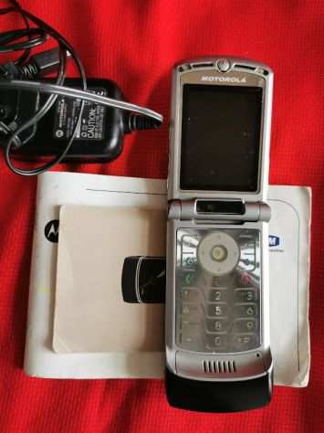 MOTOROLA ( RAZR V3XX )