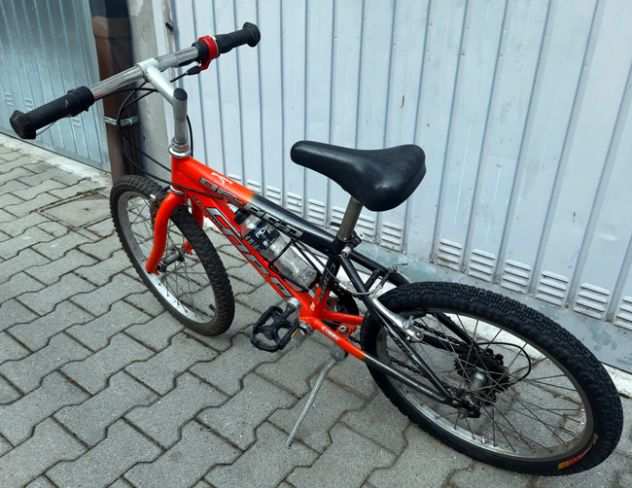 Mountain bike 20quot cambio a 6 marce