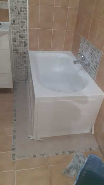 Muratore, piastrellista, imbianchino , pittore, mattonatore, bagno,guina