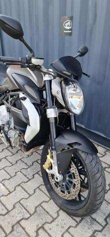 MV AGUSTA Brutale 675 2012