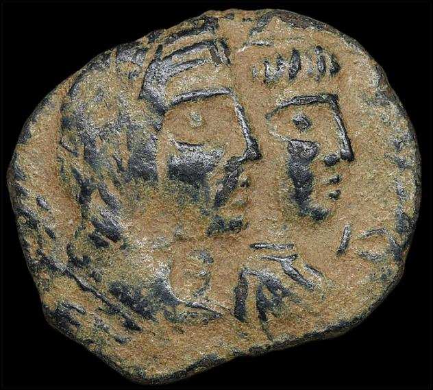 Nabatea. Areta IV, con Shaqilat (9 a.C.-40 d.C.). Bronze quotPetraquot Exceptional quality details 9 BC - 40 AD