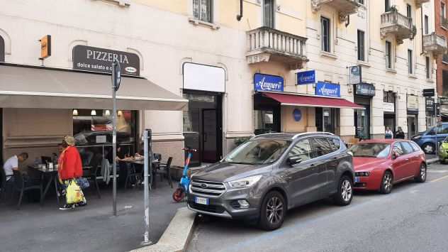 Negozio 1 vetrina a 50m da piazzale Loreto libero da ottobre