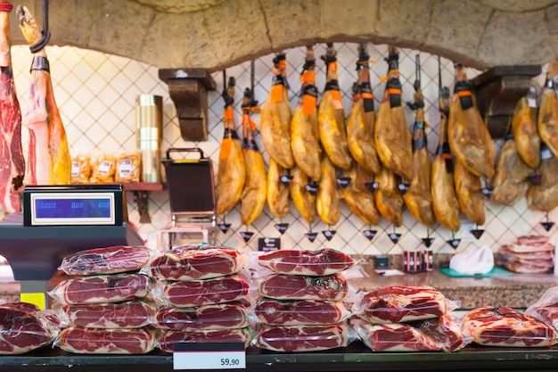 NEGOZIO ADATTO A MARKET SALUMERIA X FAM CINESE