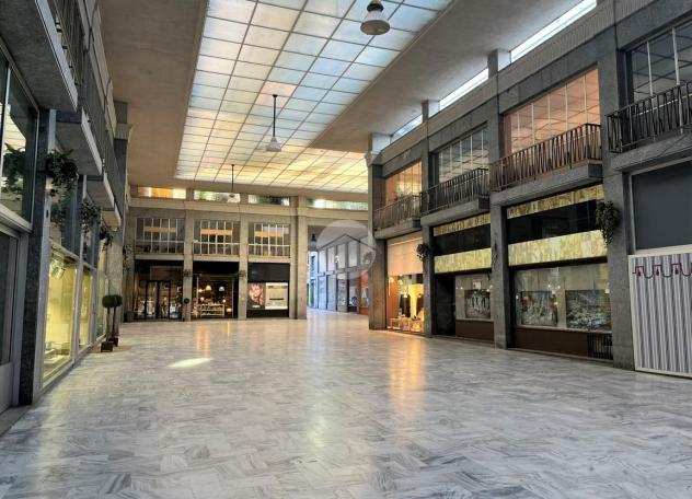 negozio galleria Leonardo da Vinci , BIELLA